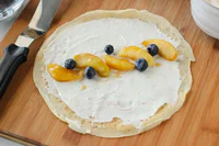 https://image.sistacafe.com/w200/images/uploads/content_image/image/372617/1497004026-Apple-Blueberry-Cheesecake-Crepes-1-14.jpg