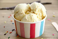 https://image.sistacafe.com/w200/images/uploads/content_image/image/377914/1497536599-Vanilla-Bean-Ice-Cream-4-mark.jpg