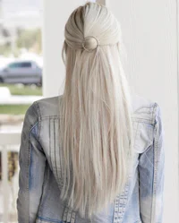 https://image.sistacafe.com/w200/images/uploads/content_image/image/378619/1497676848-4-half-updo-for-long-straight-hair.jpg