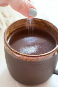 https://image.sistacafe.com/w200/images/uploads/content_image/image/378986/1497784107-2Death-By-Chocolate-Double-Chocolate-Sea-Salt-Hot-Cocoa_4.jpg