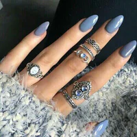 https://image.sistacafe.com/w200/images/uploads/content_image/image/380501/1497939076-Blue-grey-acrylic-nails.jpg