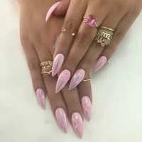 https://image.sistacafe.com/w200/images/uploads/content_image/image/380518/1497939449-Claws-tips-long-slayed.png