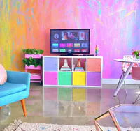 https://image.sistacafe.com/w200/images/uploads/content_image/image/382105/1498061322-rainbow-colored-apartment-amina-mucciolo-8.jpg