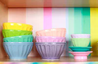 https://image.sistacafe.com/w200/images/uploads/content_image/image/382110/1498061523-rainbow-colored-apartment-amina-mucciolo-13.jpg