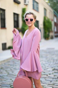 https://image.sistacafe.com/w200/images/uploads/content_image/image/391278/1499192682-ruffles-sleeves-blush-pink-summer-to-fall-transitional-dressing-ruffles-pink-atlantic-pacific.jpg