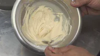 https://image.sistacafe.com/w200/images/uploads/content_image/image/39363/1443064178-how-to-make-icing-for-cupcakes.WidePlayer.jpg