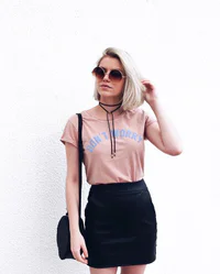 https://image.sistacafe.com/w200/images/uploads/content_image/image/398289/1500095077-7ffbb594fb59e9bc3dd37876dd5fd536--tee-outfit-basic-style.jpg
