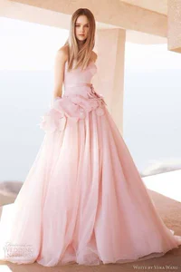 https://image.sistacafe.com/w200/images/uploads/content_image/image/40431/1443292940-Pink-Wedding-Dress.jpg