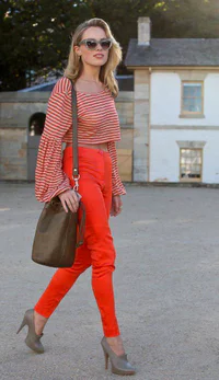 https://image.sistacafe.com/w200/images/uploads/content_image/image/42361/1443888518-red-stripes-and-orange-pants.jpg