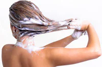 https://image.sistacafe.com/w200/images/uploads/content_image/image/433866/1504585049-How-to-Bleach-Shampoo-Your-Hair.jpg
