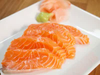 https://image.sistacafe.com/w200/images/uploads/content_image/image/44422/1444375117-salmon-sashimi.jpg