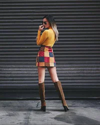 https://image.sistacafe.com/w200/images/uploads/content_image/image/44666/1444393112-Suede-Miniskirt-Knee-High-Boots-Topped-Tight-Turtleneck.jpg