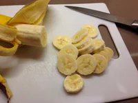 https://image.sistacafe.com/w200/images/uploads/content_image/image/45806/1444721103-cut-bananas.jpg