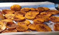 https://image.sistacafe.com/w200/images/uploads/content_image/image/47593/1445009300-Sweet-Potato-Chips-with-Cinnamon.jpg