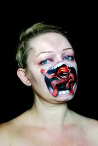 https://image.sistacafe.com/w200/images/uploads/content_image/image/49059/1445483537-Creepy-Halloween-Makeup-By-Nikki-Shelley7__700.jpg