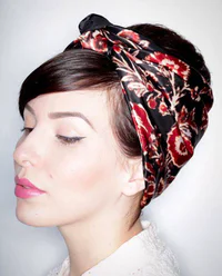https://image.sistacafe.com/w200/images/uploads/content_image/image/50169/1445828593-silk-headscarf.jpg