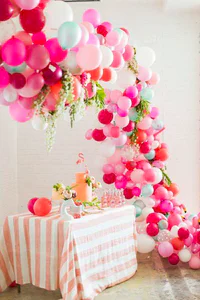 https://image.sistacafe.com/w200/images/uploads/content_image/image/51548/1446046444-22-balloon-decoration-ideas.jpg