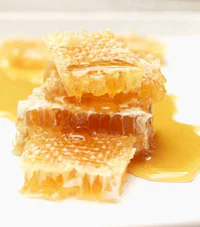 https://image.sistacafe.com/w200/images/uploads/content_image/image/52571/1446444461-gallery-1446215753-raw-honey-beauty-tips.jpg