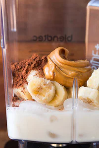 https://image.sistacafe.com/w200/images/uploads/content_image/image/54525/1446830535-chocolate-peanut-butter-banana-breakfast-smoothie2-srgb.1.jpg