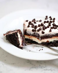 https://image.sistacafe.com/w200/images/uploads/content_image/image/58093/1447749703-Chocolate-lasagna-recipe-from-I-Heart-Nap-Time.jpg