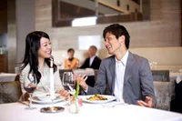 https://image.sistacafe.com/w200/images/uploads/content_image/image/60333/1448246471-stock-photo-19328116-japanese-couple-dating.jpg