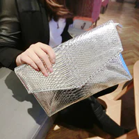 https://image.sistacafe.com/w200/images/uploads/content_image/image/62691/1448626719--font-b-Club-b-font-snakeskin-silver-clutch-bag-women-Europe-envelope-bag-tide-fashion.jpg