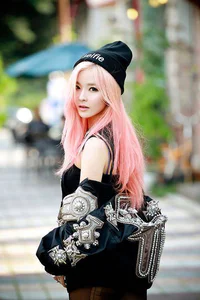 https://image.sistacafe.com/w200/images/uploads/content_image/image/65876/1449638381-cool-girl-hair-korean-Favim.com-2362423.jpg