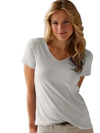 https://image.sistacafe.com/w200/images/uploads/content_image/image/67614/1450160061-V-Neck-T-Shirts-Beautiful-V-Neck-T-Shirts-for-Women-17.jpg
