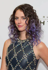 https://image.sistacafe.com/w200/images/uploads/content_image/image/67714/1450163782-kaya-scodelario-purple-hair.jpg