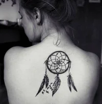 https://image.sistacafe.com/w200/images/uploads/content_image/image/70426/1450680390-28-black-and-white-dreamcatcher-tattoo.jpg