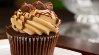 https://image.sistacafe.com/w200/images/uploads/content_image/image/73704/1451401620-446dcb67f789b3199d93ab8e4d3fc33c_chocolate-peanut-butter-cupcakes-580x326_featuredImage.jpg