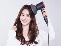 https://image.sistacafe.com/w200/images/uploads/content_image/image/770227/1538107955-korean-hair-care-tips-song-hye-gyo.jpg