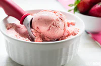 https://image.sistacafe.com/w200/images/uploads/content_image/image/799/1428598181-Strawberry-Banana-Ice-Cream-_RESIZED-6.jpg