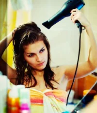https://image.sistacafe.com/w200/images/uploads/content_image/image/8551/1433746318-Blow-Drying-Hair-258x300.jpg