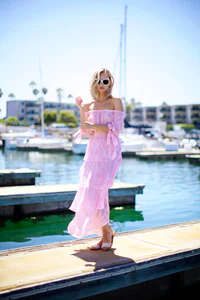 https://image.sistacafe.com/w200/images/uploads/content_image/image/87437/1453919183-0.-pink-layered-dress.jpg