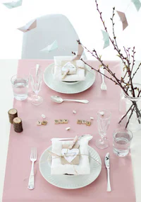 https://image.sistacafe.com/w200/images/uploads/content_image/image/88470/1454079694-romantic-valentines-day-table-settings-5.jpg