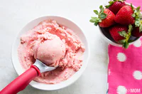 https://image.sistacafe.com/w200/images/uploads/content_image/image/9065/1433849329-Strawberry-Banana-Ice-Cream-_RESIZED-5.jpg
