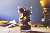 https://image.sistacafe.com/w200/images/uploads/content_image/image/90691/1454768909-chocolate-ice-cube03.jpg