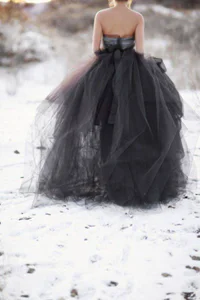 https://image.sistacafe.com/w200/images/uploads/content_image/image/92349/1455293325-back-tulle-bridal-gown.jpg