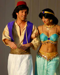 https://image.sistacafe.com/w200/images/uploads/content_image/image/93791/1455774917-Top-5-Costume-Ideas-for-a-Disney-Themed-Halloween-Aladdin.jpg