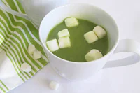 https://image.sistacafe.com/w200/images/uploads/content_image/image/93854/1455778224-Green-Tea-White-Hot-Chocolate.jpg