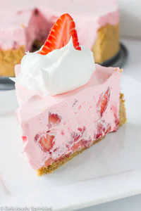 https://image.sistacafe.com/w200/images/uploads/content_image/image/96146/1456240418-No-Bake-Strawberry-Cream-Pie-16.jpg
