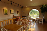 https://image.sistacafe.com/w200/images/uploads/content_image/image/96352/1456291138-dreaming-camera-cafe-is-shaped-like-a-vintage-rolleiflex-designboom-08.jpg