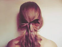 https://image.sistacafe.com/w200/images/uploads/content_image/image/98951/1456979572-33-Adorable-Hairstyles-with-Bows-13.jpg