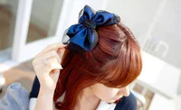 https://image.sistacafe.com/w200/images/uploads/content_image/image/98977/1456980097-33-Adorable-Hairstyles-with-Bows-29.jpg