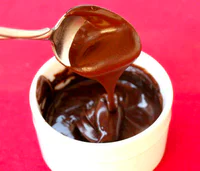 https://image.sistacafe.com/w200/images/uploads/content_image/image/99102/1456994408-19-melted-chocolate.jpg