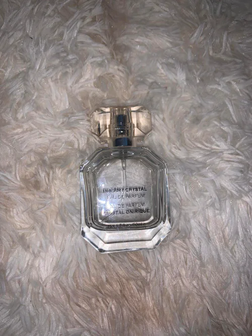 ผู้เหลียวอยากรู้จักเพราะฉีดน้ำหอม MINISO รุ่น Dreamy Crystal Eau de Parfum