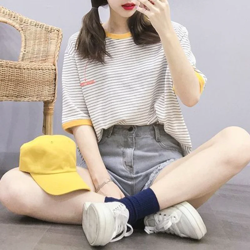 4 เทคนิคการแต่งตัวด้วย 'ถุงเท้า' ให้สวยเป๊ะ มีสไตล์แบบสาวเกาหลี