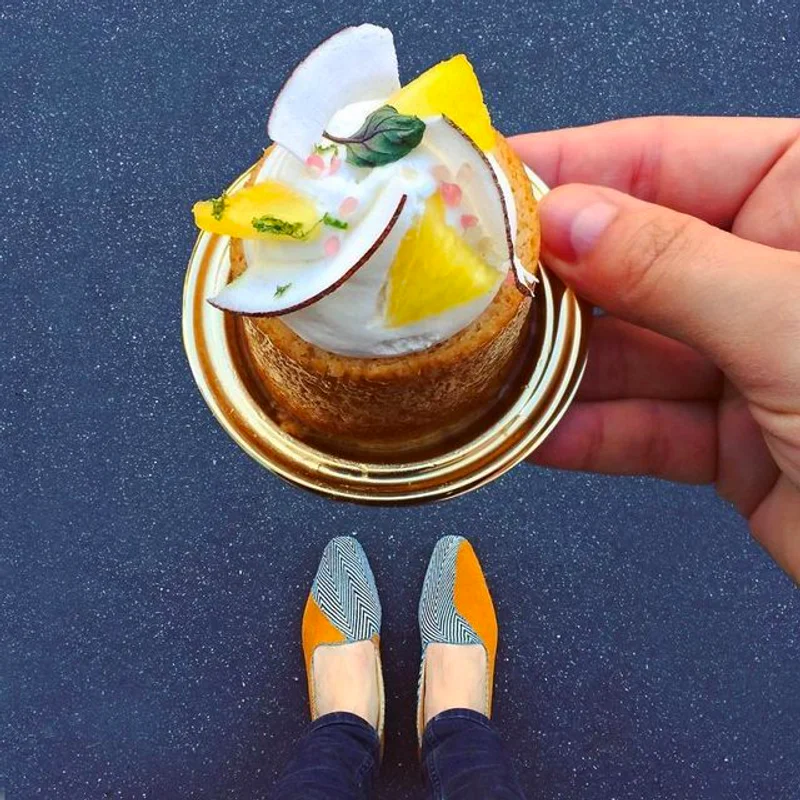 รวมไอเดียมิกซ์แอนด์แมทช์ 'ขนมหวานและรองเท้า!' จาก IG : Desserted_in_Paris 