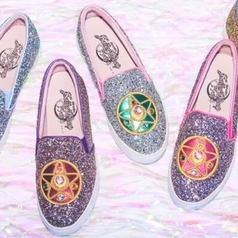 ตัวแทนแห่งดวงจันทร์ จะไม่ลงทัณฑ์ แต่จะพาไปช้อป! รองเท้า Sailor Moon Crystal Grace gift🌙